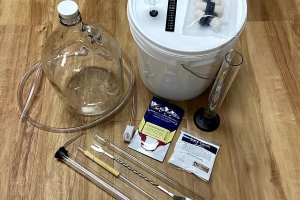 Vintners Best 1 gallon wine equipment kit