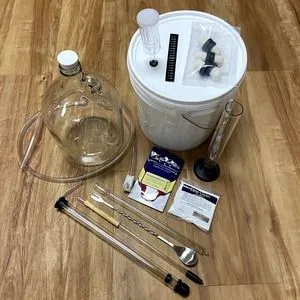 Vintners Best 1 gallon wine equipment kit